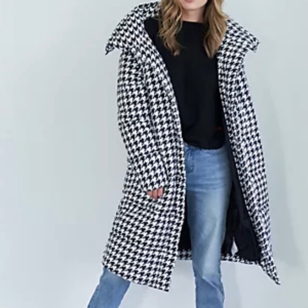 **SOLD**RARE! Houndstooth Puffer Coat. Oversized. Fits sizes X-Small thru Large. - Picture 3 of 9